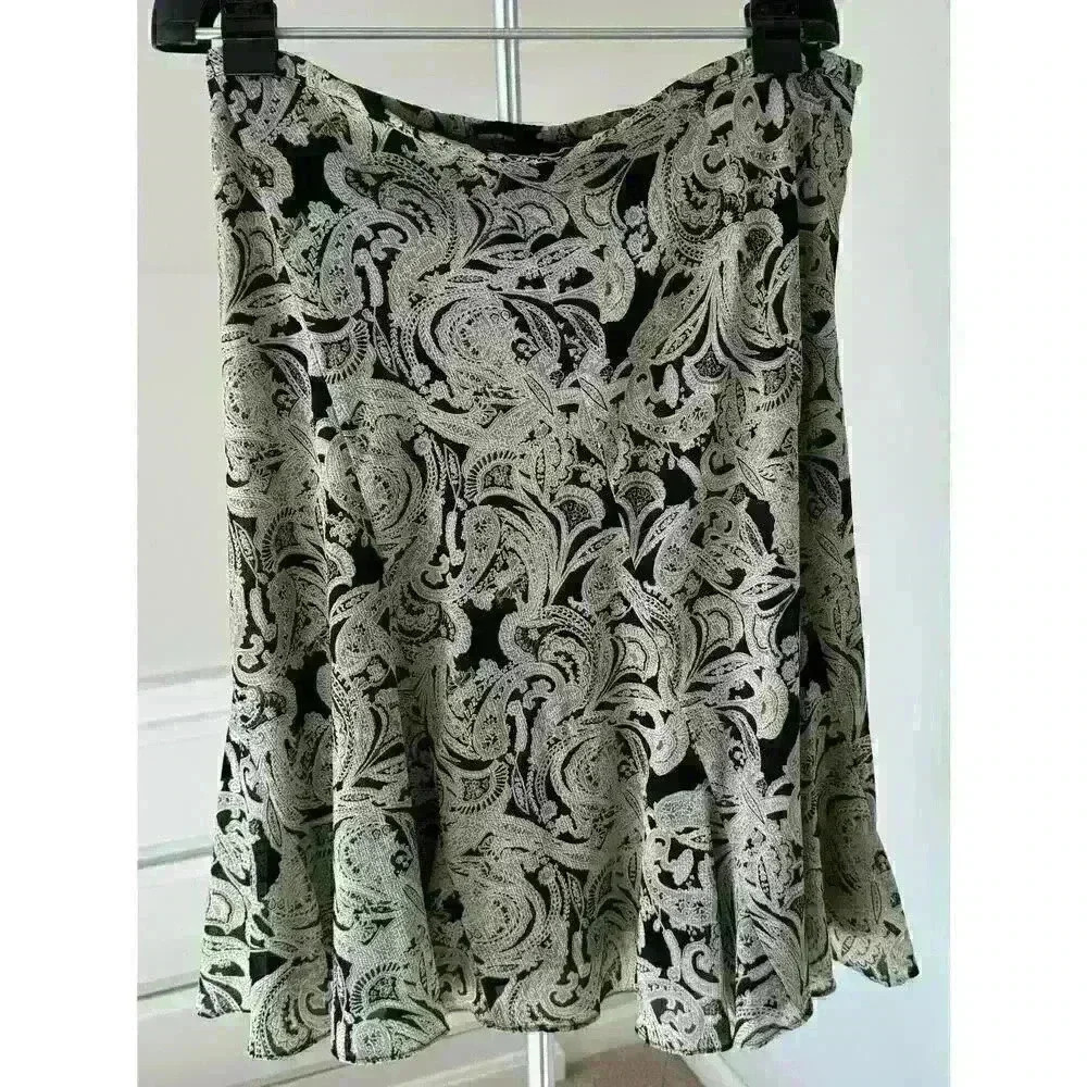 Jones New York Black Emerald GreenPaisley Ruffle Bottom Pleated Skirt Size 6